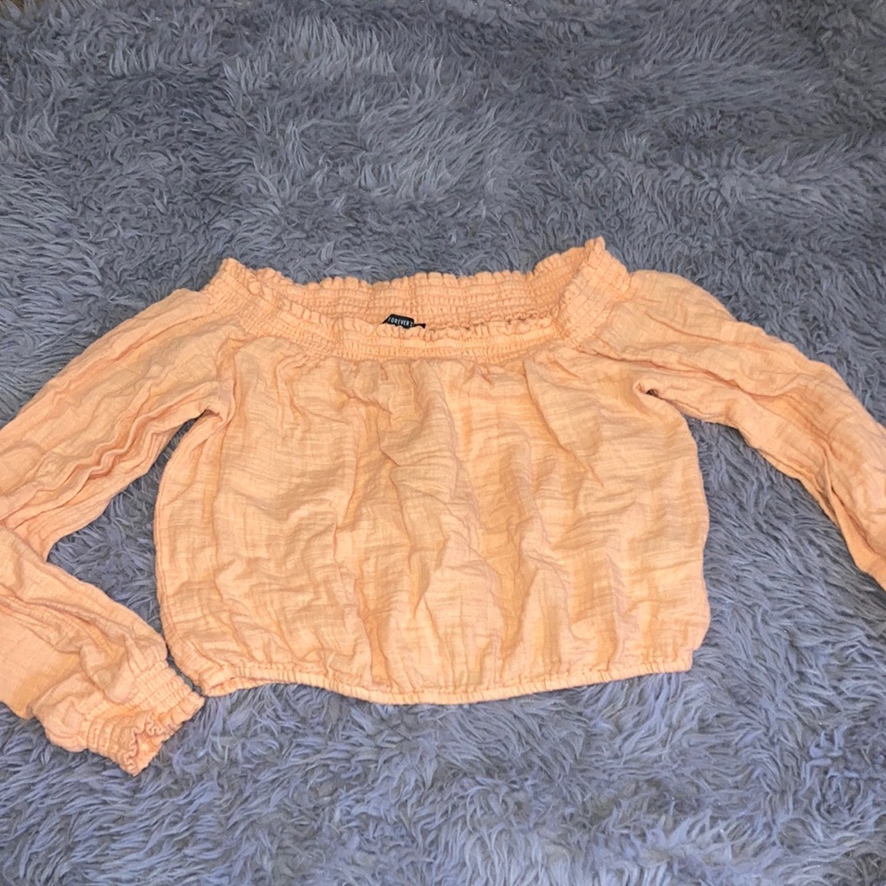 Off the shoulder crop